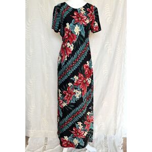 Vintage Hilo Hattie Christmas Poinsettia and Holly Kaftan